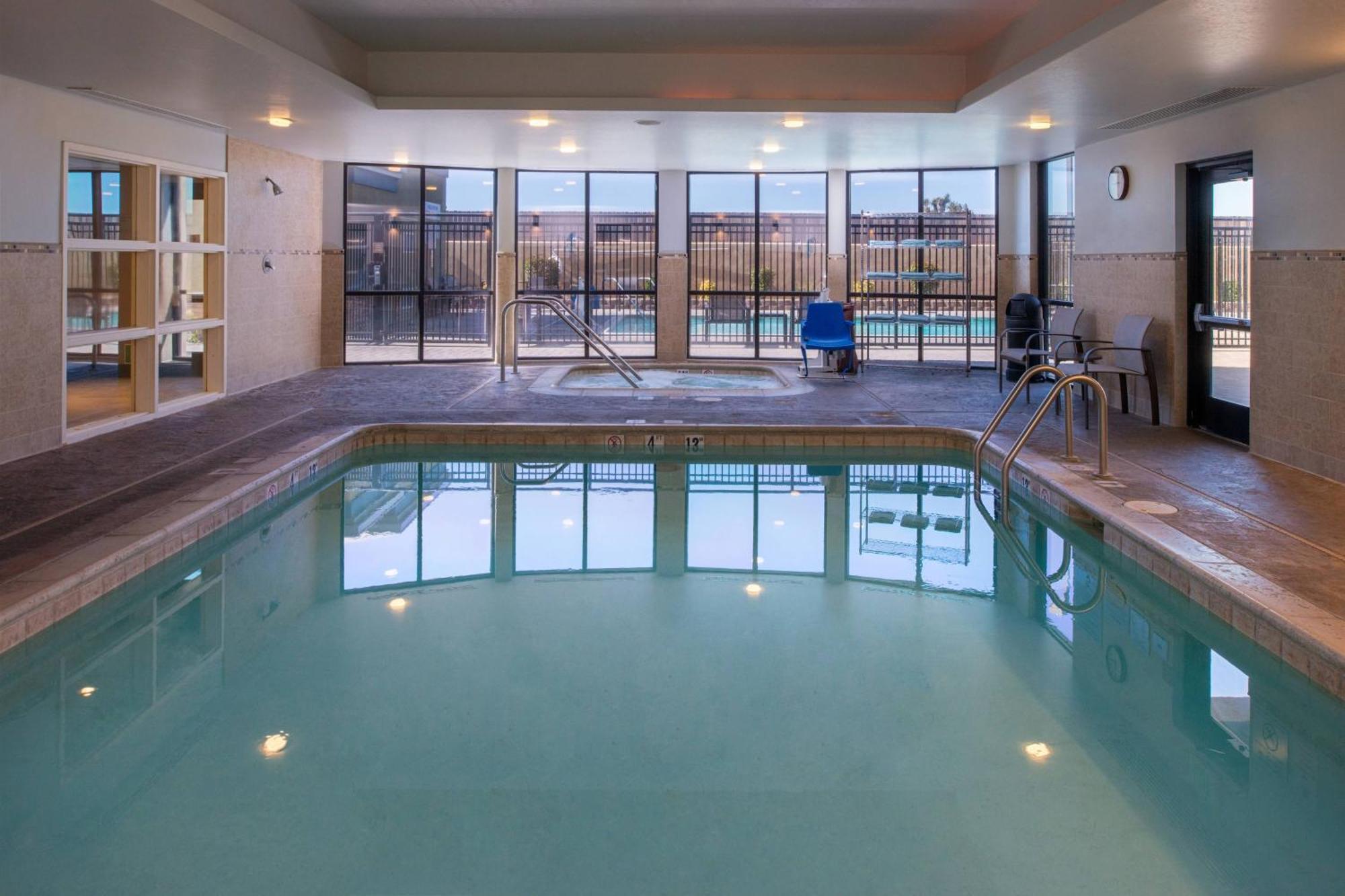 Courtyard By Marriott Victorville Hesperia Exterior foto